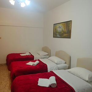 Host Roma
